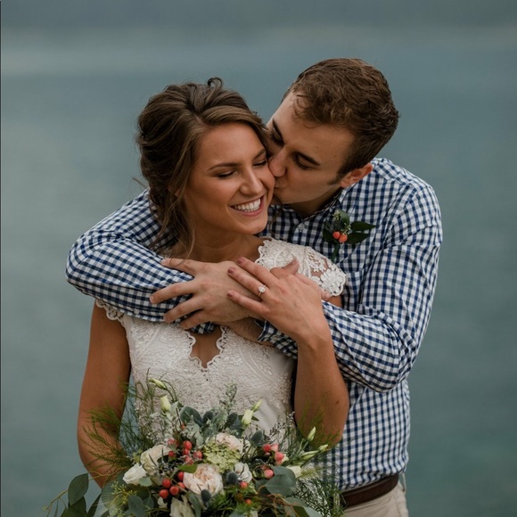 Meet your Posher, Laura - Picture 1 of 1